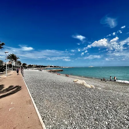 Superbe Studio, 200 M De La Mer, Climatise Avec Terrasse Et Parking Prive Cagnes-sur-Mer Buitenkant foto