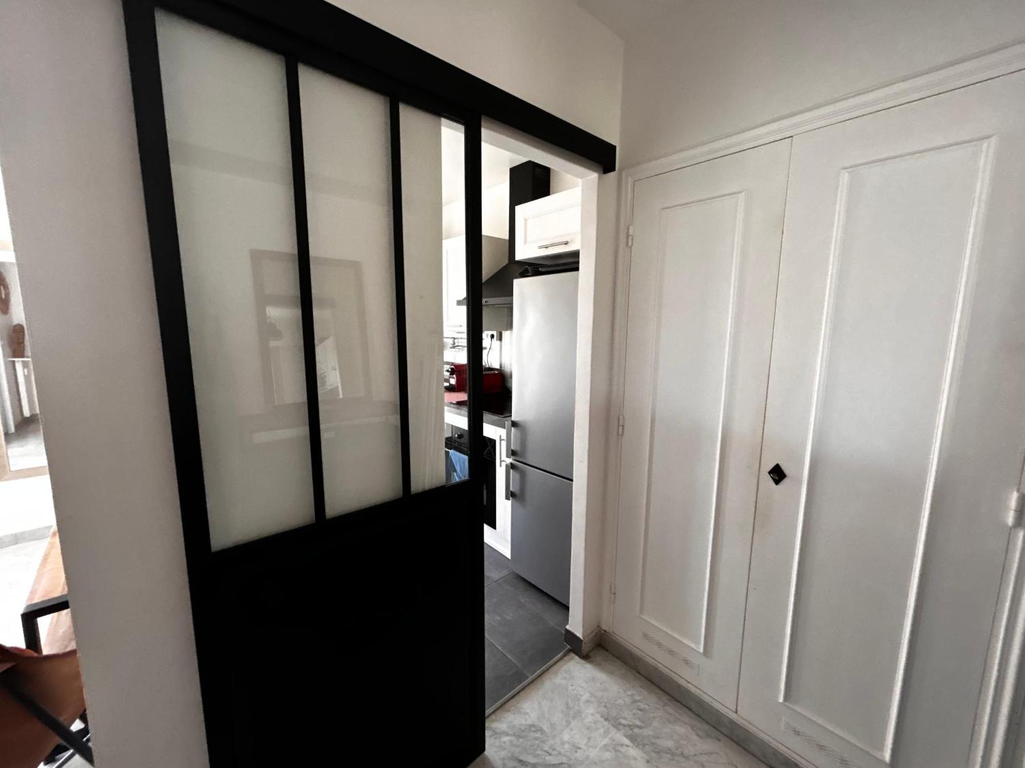 Apartamento Superbe Studio, 200 M De La Mer, Climatise Avec Terrasse Et Parking Prive *