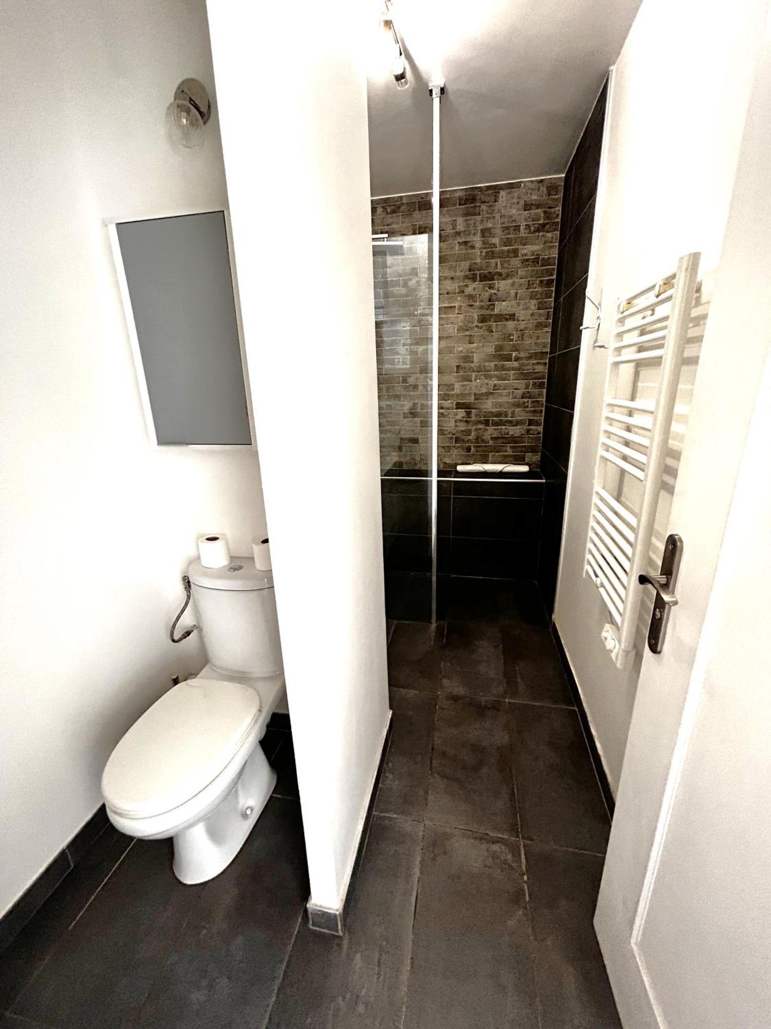 Apartamento Superbe Studio, 200 M De La Mer, Climatise Avec Terrasse Et Parking Prive