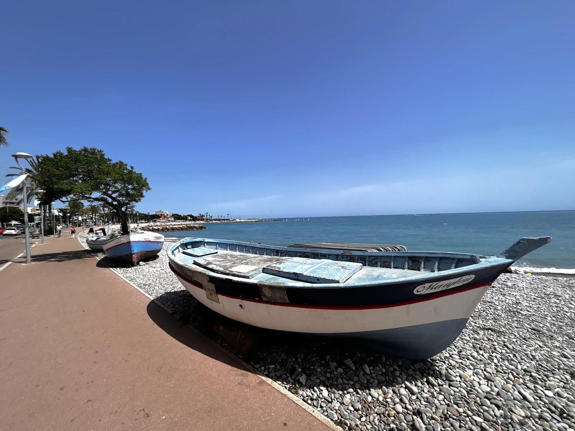 Superbe Studio, 200 M De La Mer, Climatise Avec Terrasse Et Parking Prive Appartement